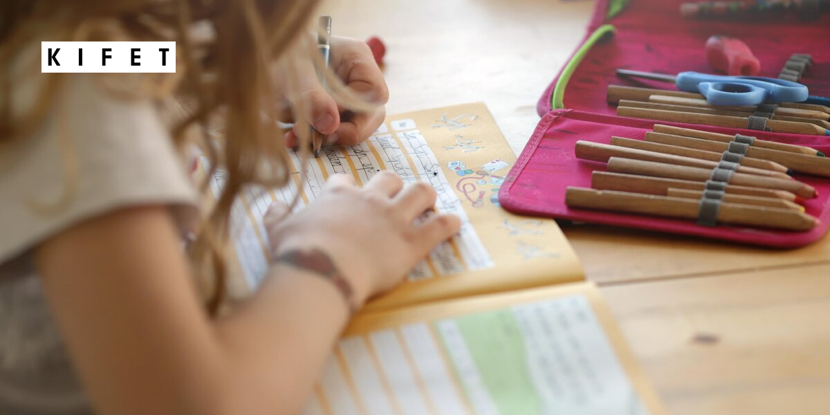 لوازم تحریر و دفتر مناسب کودک چپ دست