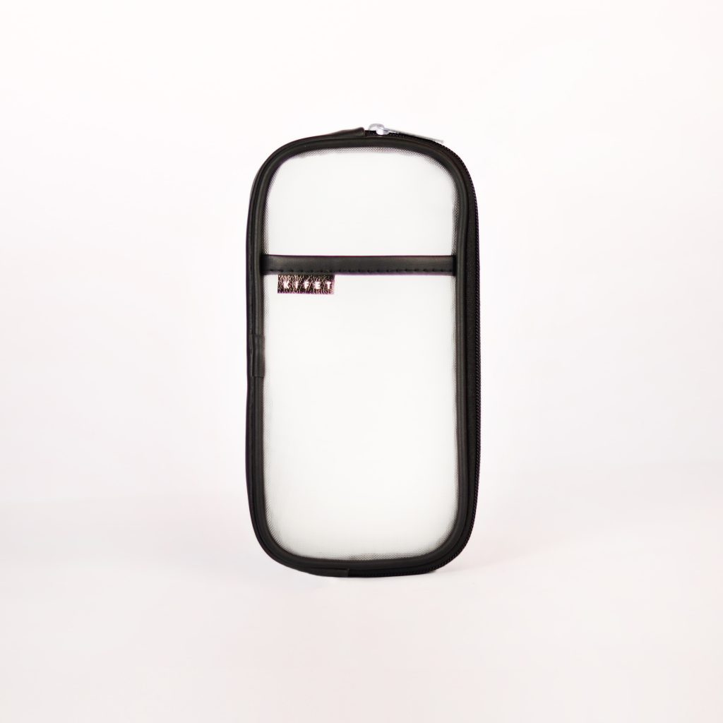 تصویری از جامدادی شفاف پاستلی مشکی. از برند KIFET.با رنگ‌های جذاب و توری درجه یک (20×10 سانتی‌متر) - ساخت ایران