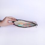 جامدادی قایقی گلدار راه راه کرم برند کیفت KIFET ضد آب قابل شستشو جنس : چرم مصنوعی سایز : 21x8 سانتیمتر با افتخار ساخت ایران 6 طرح