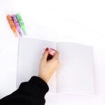 دفتر منگنه ای 40 برگ پاستلی از برند کیفت KIFET خط دار رنگ های پاستلی چشم نواز سایز : 21x14 سانتیمتر با افتخار ساخت ایران عکس داخل دفتر