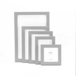 قاب عکس خاکستری از برند کیفت KIFET کیفیت بالا ظرافت و دقت ساخت جنس : PVC درجه یک دارای گیره برای آویز کردن قاب روی دیوار دارای شیشه سایز: 10×10، 10×15، 13×18، 15×21، 20×30 سانتیمتر با افتخار ساخت ایران عکس گروهی