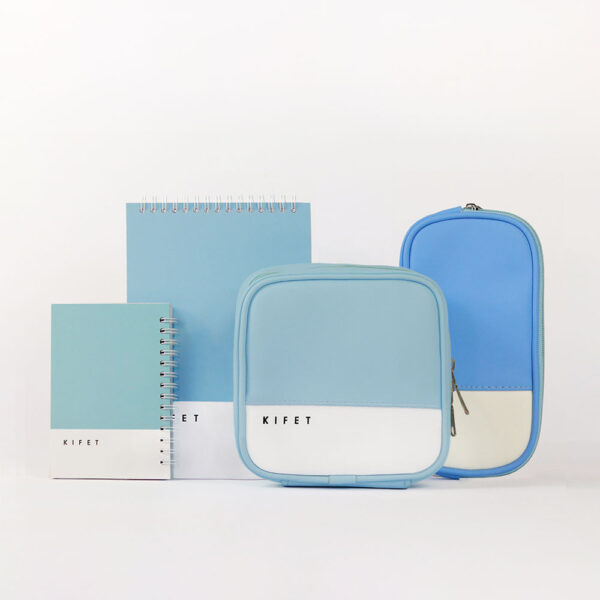 ست 4 تکه پنتون آبی Pantone کیفت شامل : جامدادی پنتون، نظم دهنده پنتون، دفتر فنر از بالا پنتون، دفترچه پنتون یک ست خاص و کاربردی برای هدیه به عزیزانتون با افتخار ساخت ایران