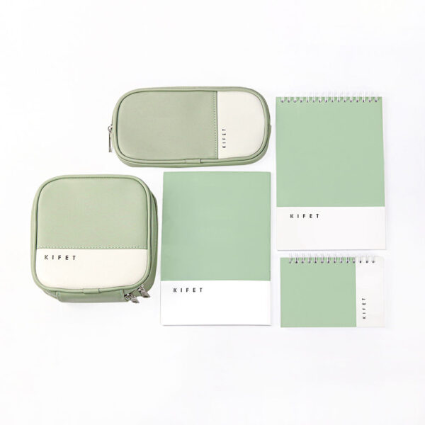 ست 5 تکه پنتون سبز Pantone از برند کیفت KIFET شامل : جامدادی پنتون ، نظم دهنده پنتون ، دفتر فنر از بالا پنتون ، دفتر منگنه ای پنتون ، دفترچه پنتون یک ست خاص و کاربردی برای هدیه به عزیزانتون با افتخار ساخت ایران