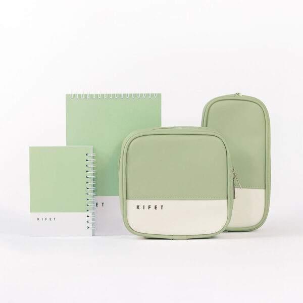 ست 4 تکه پنتون سبز Pantone کیفت شامل : جامدادی پنتون، نظم دهنده پنتون، دفتر فنر از بالا پنتون، دفترچه پنتون یک ست خاص و کاربردی برای هدیه به عزیزانتون با افتخار ساخت ایران