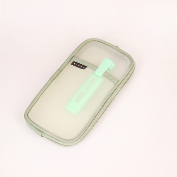 تصویری از جامدادی شفاف پاستلی سبز . از برند KIFET . با رنگ‌های جذاب و توری درجه یک (20×10 سانتی‌متر) - ساخت ایران