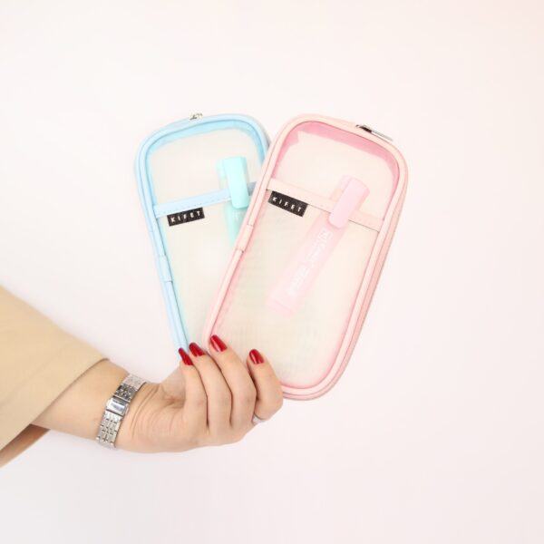 تصویری از جامدادی شفاف پاستلی . از برند KIFET . با رنگ‌های جذاب و توری درجه یک (20×10 سانتی‌متر) - ساخت ایران