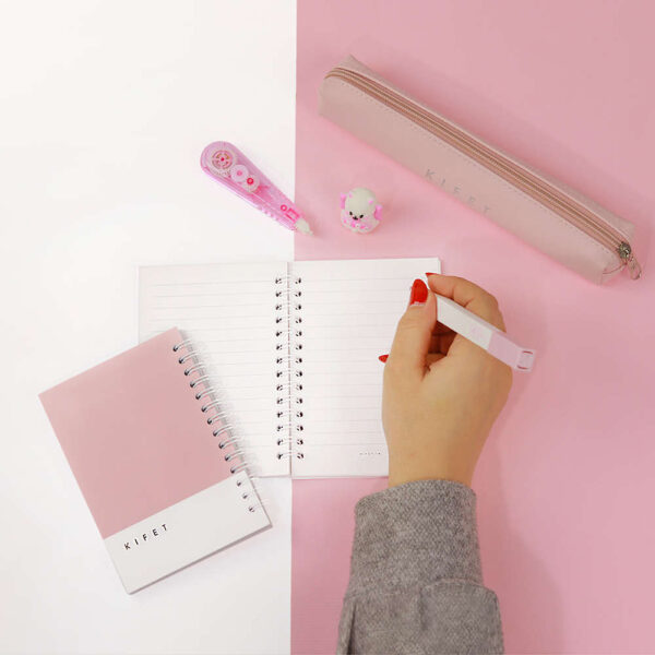 دفترچه 80 برگ پنتون صورتی Pantone از برند کیفت KIFET خط دار برگه های بسیار با کیفیت رنگ های پاستلی چشم نواز سایز : 14X10 سانتیمتر با افتخار ساخت ایران