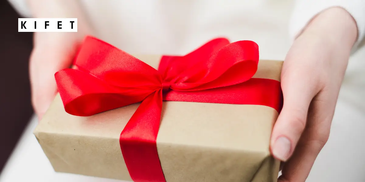 جایزه برای دانش آموز ابتدایی پسر