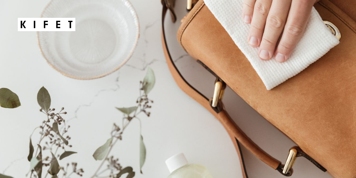 راهنمای قدم‌به‌قدم پاک کردن لکه چربی و جوهر از روی کیف