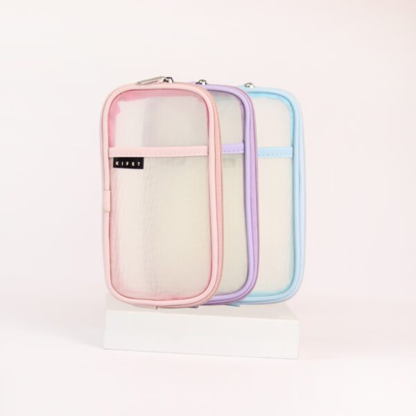 تصویری از جامدادی شفاف پاستلی . از برند KIFET . با رنگ‌های جذاب و توری درجه یک (20×10 سانتی‌متر) - ساخت ایران