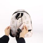 کوله پشتی کوچک مموری خرس قهوه ای از برند کیفت KIFET ضد آب قابل شستشو دارای یک جیب زیپدار جلوی کیف دارای یک جیب بزرگ جداکننده داخل کیف جنس : پارچه مموری بسیار با کیفیت سایز : 28x23x10 سانتیمتر با افتخار ساخت ایران