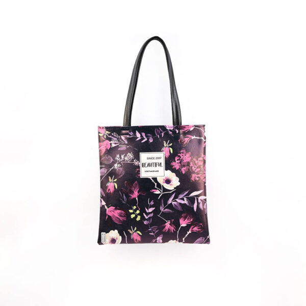 کیف دستی گل درشت بنفش از برند کیفت KIFET قابل استفاده به عنوان کیف استخر ، کیف خرید و ... 🛍 ضد آب قابل شستشو جنس : چرم مصنوعی سایز : 31x32 سانتیمتر با افتخار ساخت ایران